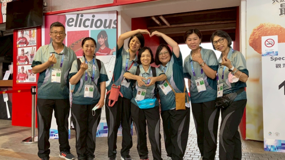 Volunteer-LINE_ALBUM_ball-court.jpg